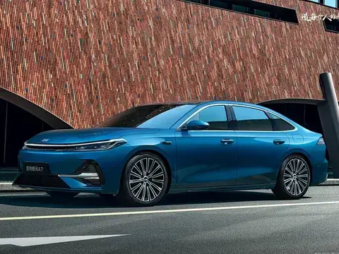 吉利下半年将推 6 款新车,覆盖 10 万 - 百万级市场
