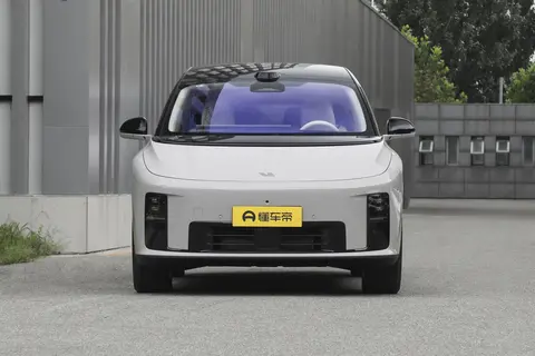 纯电SUV市场再起波澜！33.98万元起，理想i8新车上市