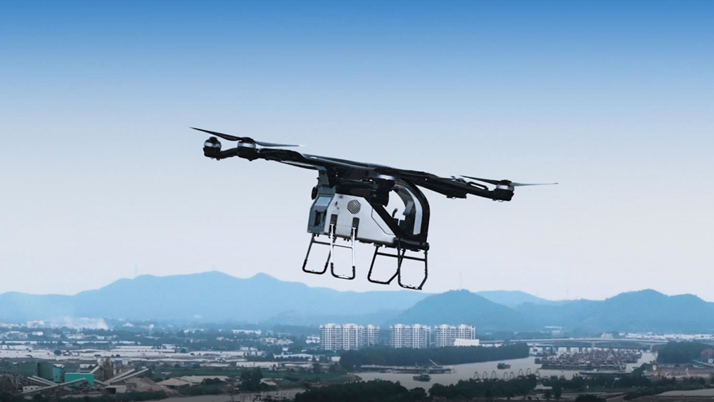 请“村长”当副总裁、拿下7000台订单,何小鹏:汇天飞行汽车2026年将量产