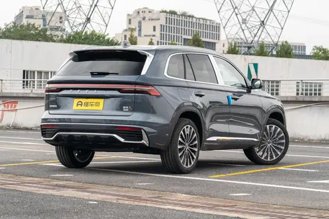 星越L东方曜望月版体验：安全舒适又智能，燃油车也能很好开