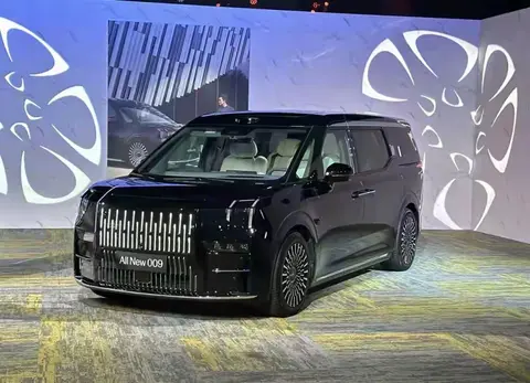 董明珠喜提极氪009！李书福亲自交车，二者皆有“米”怨？